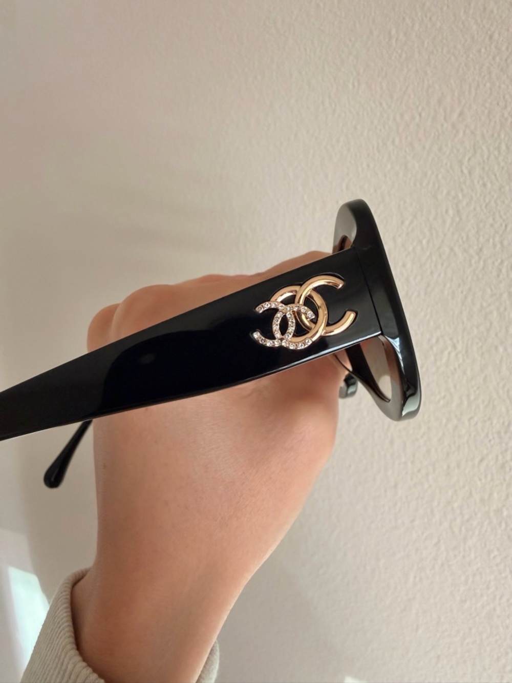 CHANEL Black Round Logo Sunglasses with Gold & Crystal CC Emblem - Picture 4 of 10